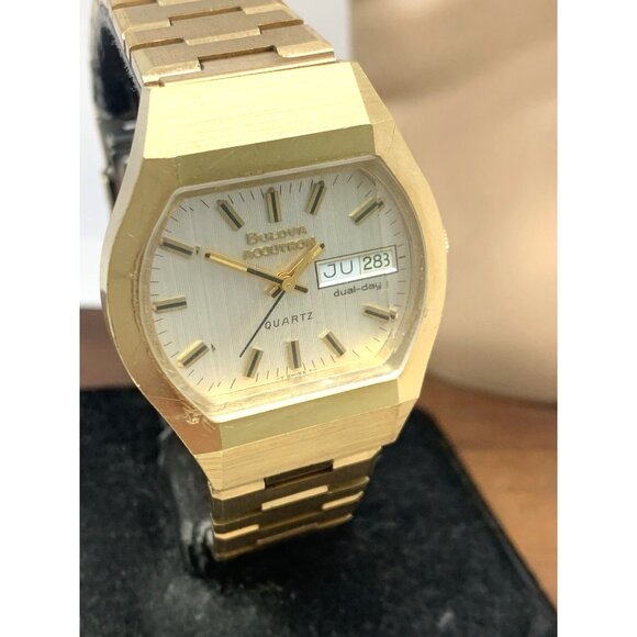 Bulova Accutron Men's Watch Vintage 1970's N7 Swiss Quartz 3669 Gold Steel 35mm - Picture 15 of 16